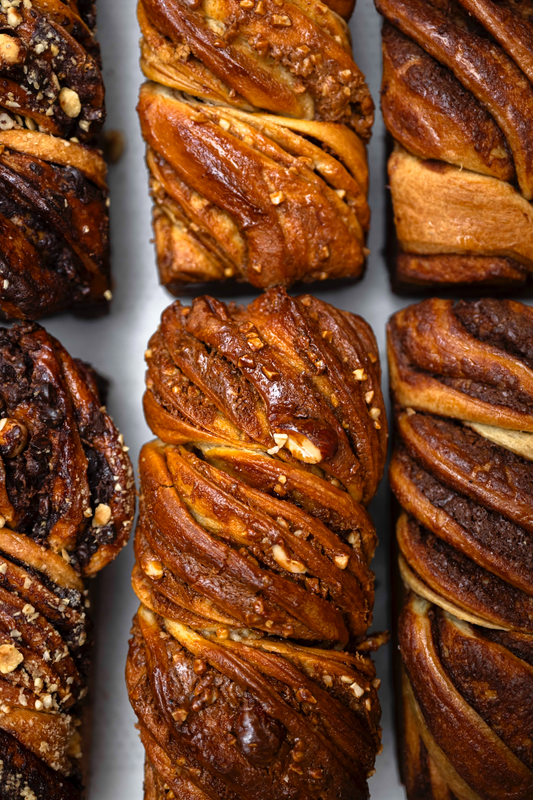 BABKA CAKE PRALINÉ AMANDE